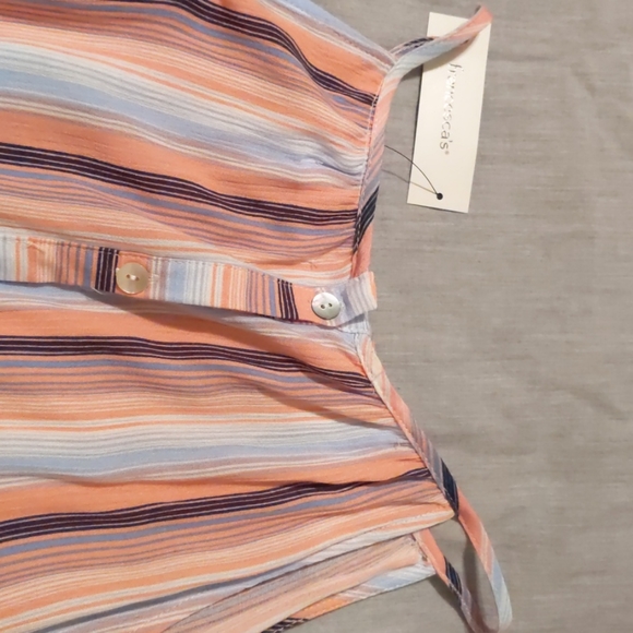 Top - Picture 3 of 3